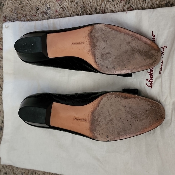 Authentic. Beautiful Shoes - Picture 4 of 4